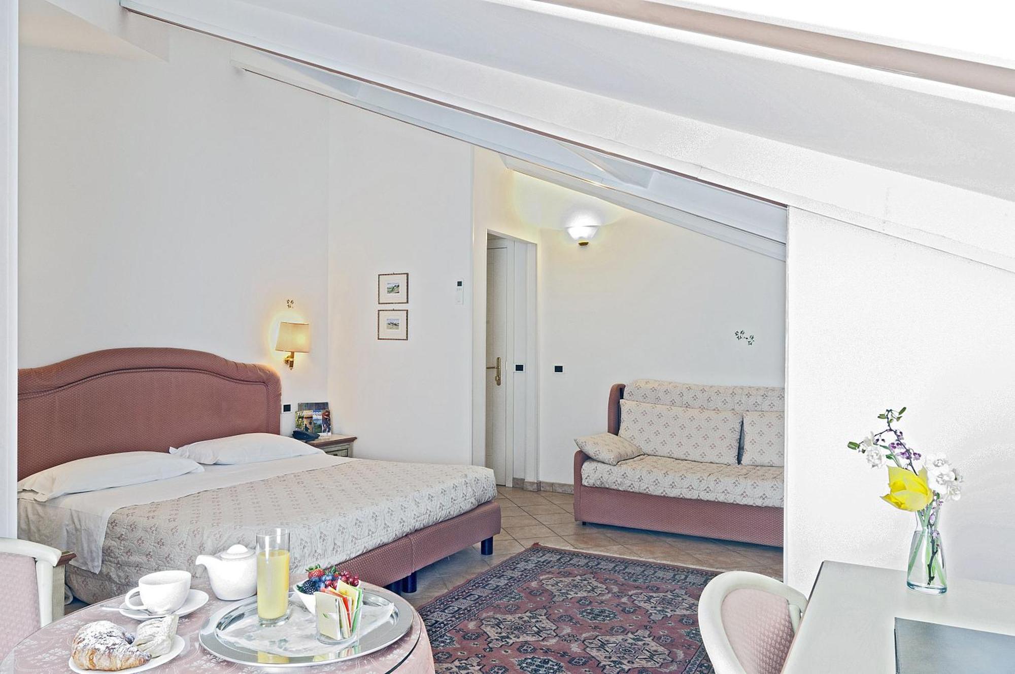 Hotel Kursaal Passignano sul Trasimeno Habitación foto